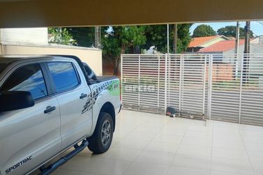 Casa &agrave; venda - 333m&sup2; - Jardim San Martim