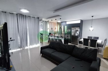 Casa &agrave; venda - 130m&sup2; - Jardim Caravelle