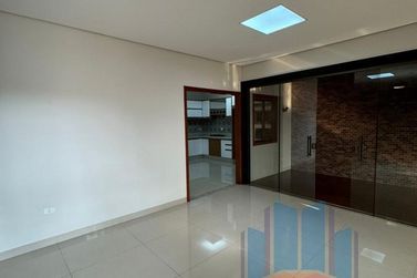 Casa &agrave; venda - 380m&sup2; - Jardim Imigrantes II