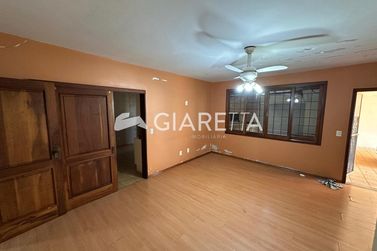 Casa &agrave; venda - 300m&sup2; - CENTRO