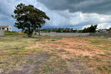 Ch&aacute;cara &agrave; venda - 2500m&sup2; - LAGOA DOURADA