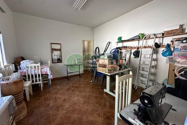 Casa &agrave; venda - 300m&sup2; - Parque San Remo I