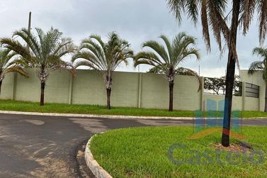 Terreno &agrave; venda - 270m&sup2; - Centro