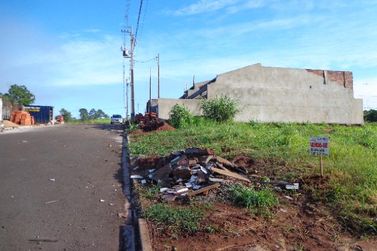 Terreno &agrave; venda - 135m&sup2; - Jardim Bela Casa II