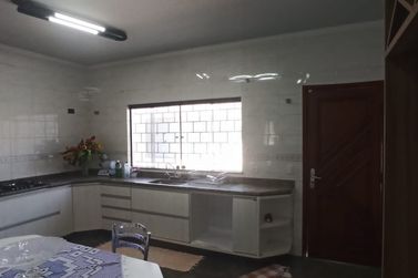 Sobrado &agrave; venda - 376m&sup2; - Zona I
