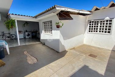 Casa &agrave; venda - 202m&sup2; - Zona Armaz&eacute;m