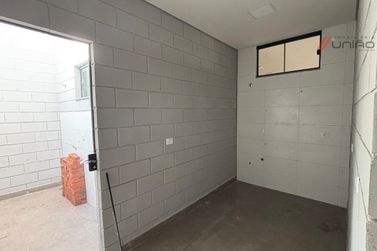 Sal&atilde;o Comercial para alugar - 1000m&sup2; - Parque Industrial II