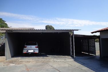 Casa &agrave; venda - 202m&sup2; - Zona Armazem