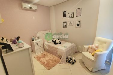 Apartamento &agrave; venda - 131m&sup2; - Zona I