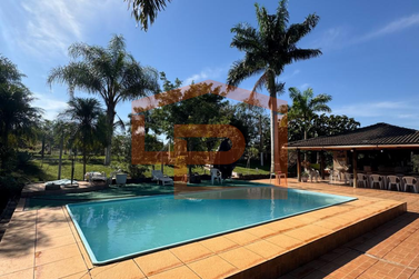 Ch&aacute;cara &agrave; venda - &Aacute;rea Rural