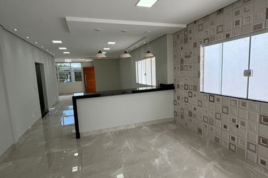 Casa &agrave; venda - 202m&sup2; - Zona 1a  Pr&oacute;ximo Ao Hospital Cemil