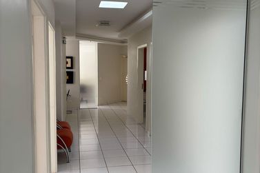 Sal&atilde;o Comercial &agrave; venda - 345m&sup2; - Zona I