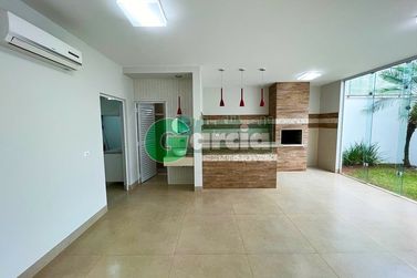 Casa &agrave; venda - 217m&sup2; - Residencial Portal das &Aacute;guas