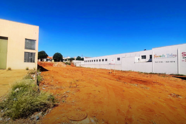 Terreno &agrave; venda - 2293m&sup2; - Parque Residencial Belo Monte