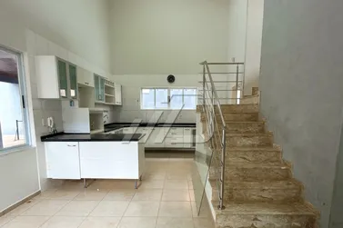 Sobrado &agrave; venda - 180m&sup2; - Zona I