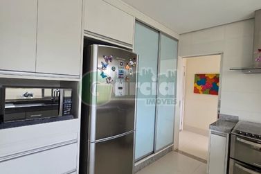 Apartamento &agrave; venda - 126m&sup2; - Zona I