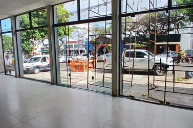 Sal&atilde;o Comercial para alugar - 250m&sup2; - Zona I