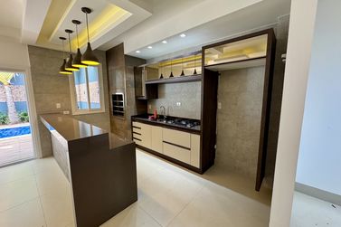 Casa &agrave; venda - 230m&sup2; - Condom&iacute;nio Royal Garden