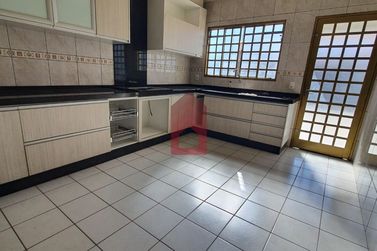 Casa para alugar - Jardim Aratimb&oacute;
