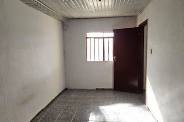 Casa &agrave; venda - 84m&sup2; - CONJUNTO RESIDENCIAL VINTE E SEIS D