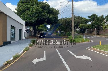 Sala Comercial &agrave; venda - 150m&sup2; - E resid&ecirc;ncia de 85m&sup2; de &aacute;rea constru&iacute;da - Esquina com a Avenida Mascaranhos de Morais