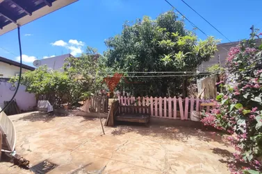 Casa &agrave; venda - Zona VI