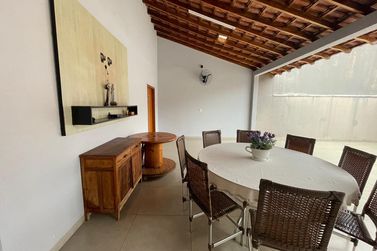 Casa &agrave; venda - 248m&sup2; - ZONA VII