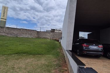 Terreno &agrave; venda - 378m&sup2; - Condom&iacute;nio Europark