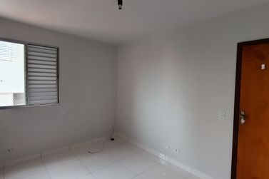 Apartamento para alugar - 68m&sup2; - ZONA III