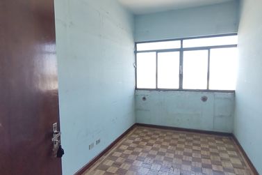 Sal&atilde;o Comercial para alugar - 150m&sup2; - Centro