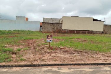 Terreno &agrave; venda - 125m&sup2; - Jardim Janina II