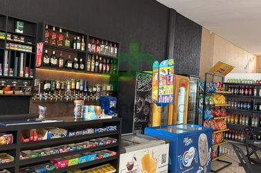Sal&atilde;o Comercial &agrave; venda - 300m&sup2; - CENTRO