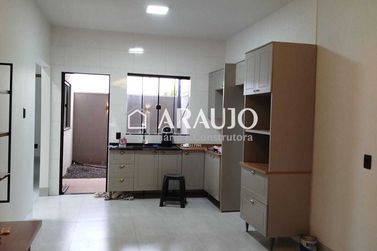 Casa &agrave; venda - 69m&sup2; - Jardim  Santiago