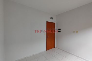 Casa para alugar - 590m&sup2; - ZONA VI