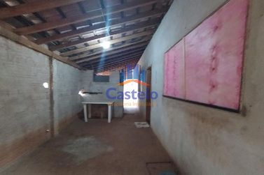 Casa &agrave; venda - 216m&sup2; - Centro