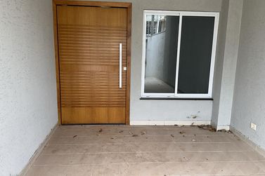 Casa &agrave; venda - 150m&sup2; - Jardim Lisboa