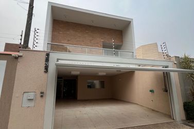 Sobrado &agrave; venda - 262m&sup2; - Zona II