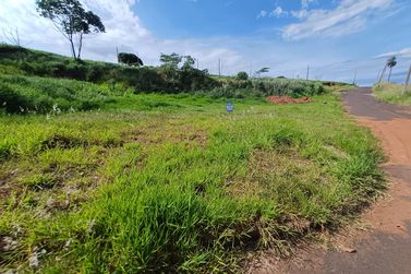 Terreno &agrave; venda - 448m&sup2; - Jardim Aeroporto IV