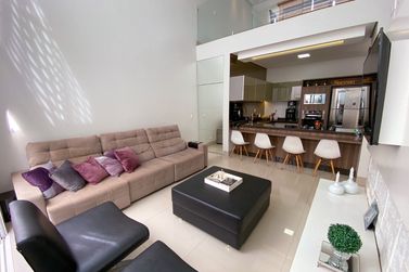 Sobrado &agrave; venda - 259m&sup2; - Parque Alphaville