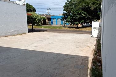 Sala Comercial para alugar - 450m&sup2; - Zona I