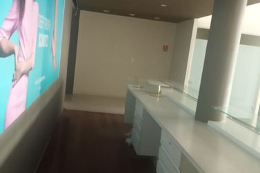 Sal&atilde;o Comercial para alugar - 250m&sup2; - Centro