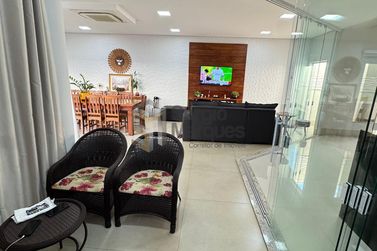 Casa &agrave; venda - 415m&sup2; - Zona V