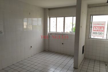 Apartamento &agrave; venda - 68m&sup2; - ZONA III