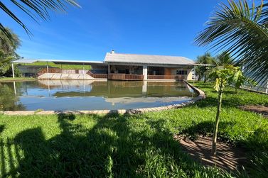 Ch&aacute;cara &agrave; venda - 