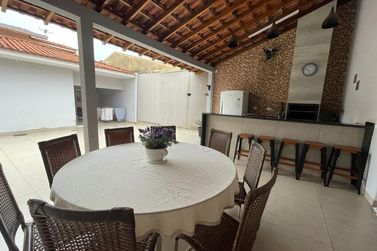 Casa &agrave; venda - 248m&sup2; - ZONA VII