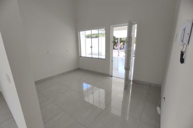 Casa &agrave; venda - 130m&sup2; - Jardim Tropical