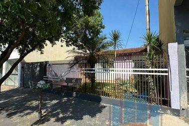 Casa &agrave; venda - 140m&sup2; - Zona I-A