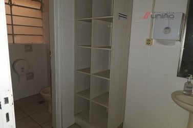 Sal&atilde;o Comercial para alugar - 245m&sup2; - Centro