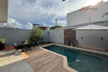 Casa &agrave; venda - 230m&sup2; - Conjunto Residencial Portal das &Aacute;guas