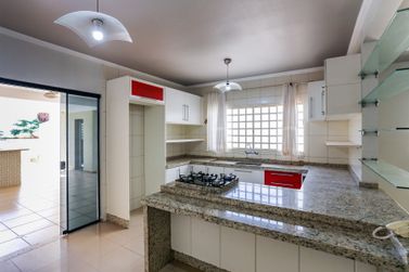 Sobrado &agrave; venda - 280m&sup2; - Zona II